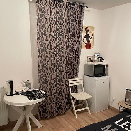 Chambre Equipee Proche Disneyland Et Parc Du Patis Meaux Exteriör bild
